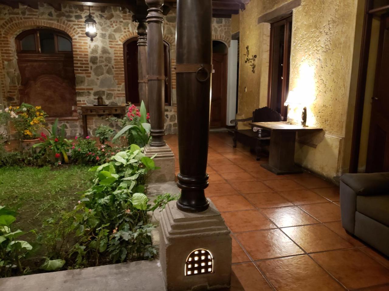 La Casa De La Alameda Bed and Breakfast Antigua Exterior foto